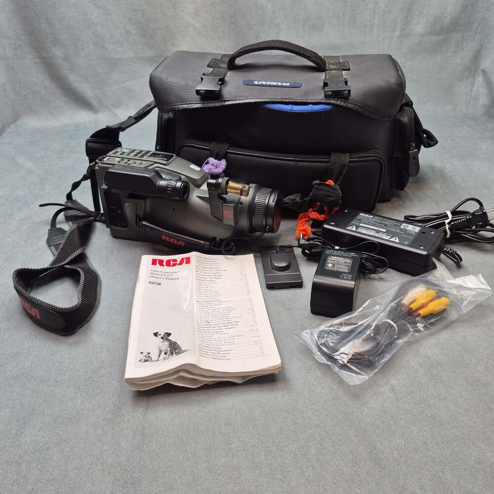 Vintage RCA Small Wonder CC177 VHS-C Camcorder 8X Zoom PARTS ONLY